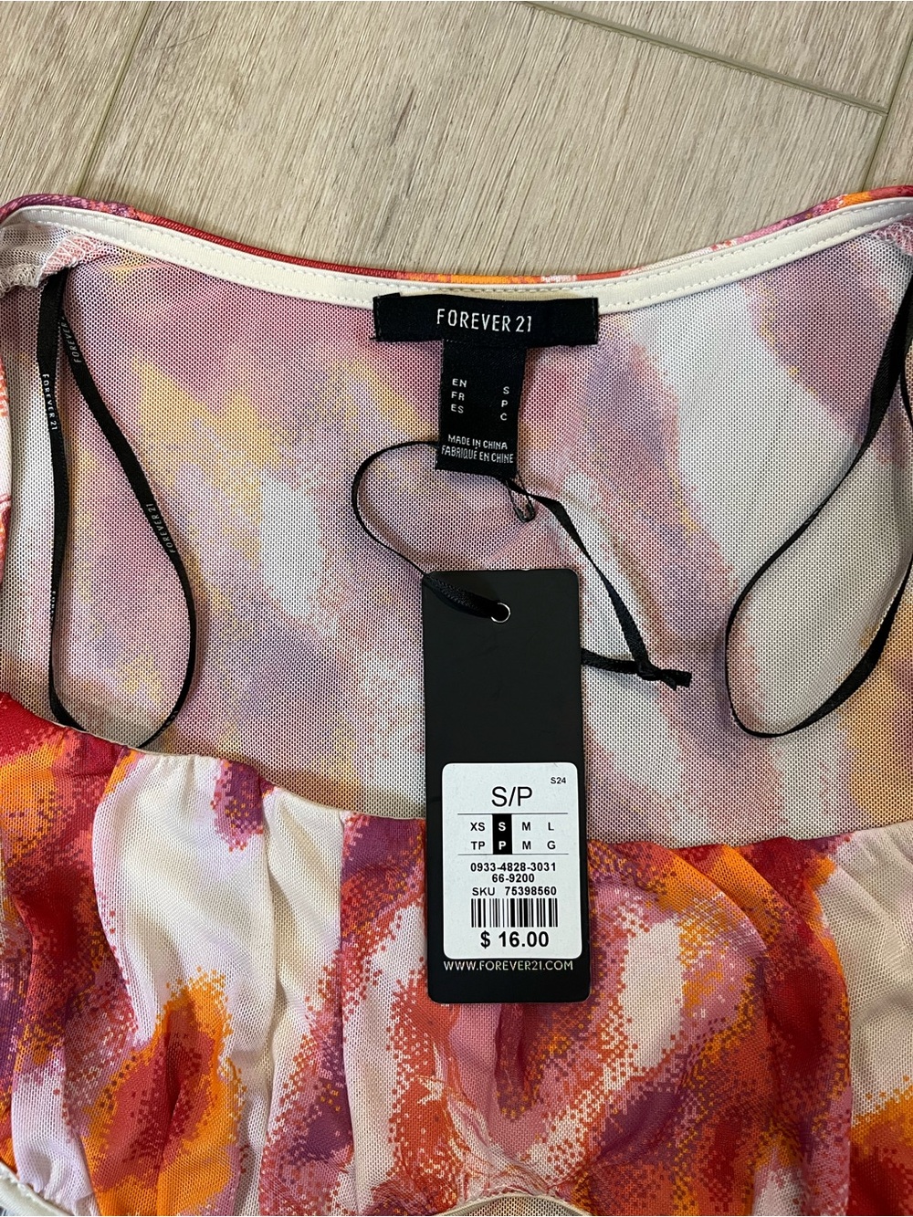 FOREVER 21 Sheer Flare Sleeve Crop Top NWT - FREE SHIPPING on Bundles $85+ - Picture 15 of 16
